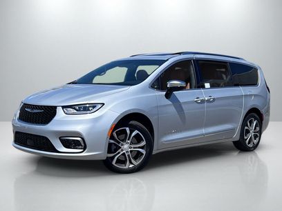 New 2026 Chrysler Pacifica Pinnacle