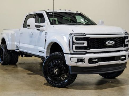 Used 2026 Ford F450 Platinum w/ Platinum Plus Package image 9