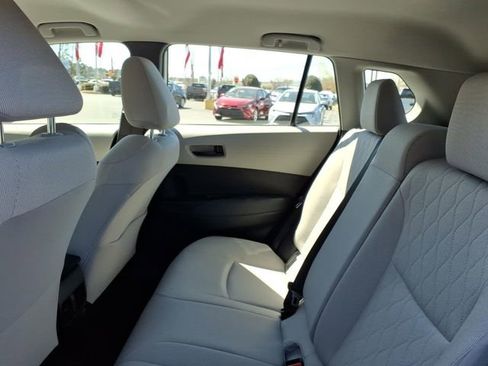 Used 2025 Toyota Corolla Cross L image 7