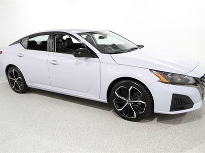 Used 2024 Nissan Altima 2.5 SR