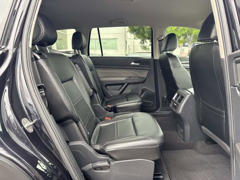 Used 2022 Volkswagen Atlas SE w/ Black Wheel Package image 30