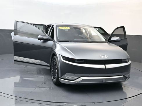 Certified 2023 Hyundai Ioniq 5 Limited w/ Cargo Package image 32