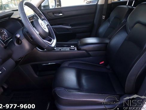 Used 2022 Nissan Pathfinder SL w/ SL Premium Package image 12