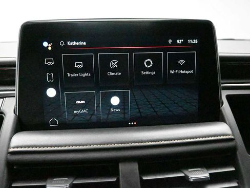 Used 2022 GMC Yukon XL AT4 AWD/4WD image 17