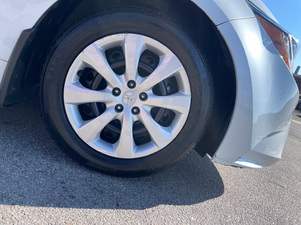 Used 2024 Toyota Corolla LE FWD image 11
