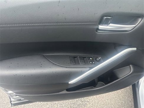 Used 2022 Toyota Corolla Cross XLE image 22