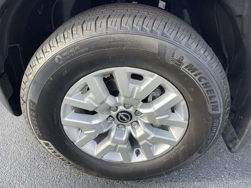 Used 2024 Nissan Frontier SV w/ SV Convenience Package image 8