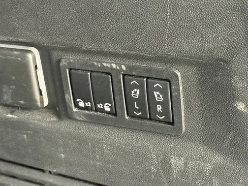 Used 2022 GMC Yukon Denali w/ Advanced Technology Package image 47