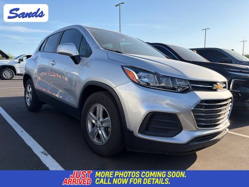 Used 2021 Chevrolet Trax LS image 1