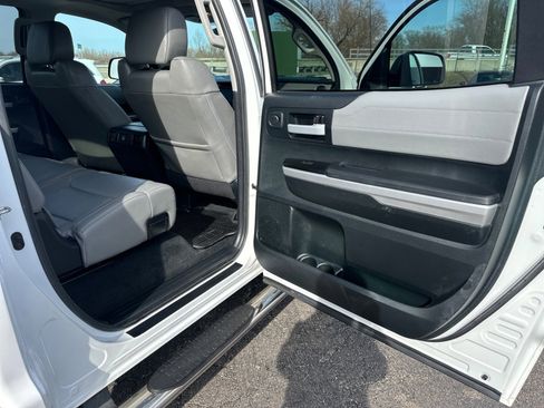 Used 2017 Toyota Tundra Limited w/ Limited Premium Package image 40
