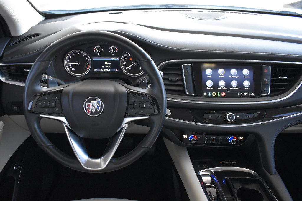 Used 2022 Buick Enclave Essence FWD image 3