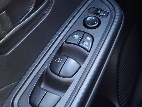 Used 2023 Nissan Versa S image 23