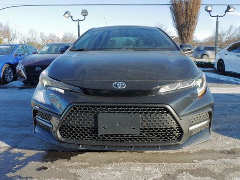 Used 2020 Toyota Corolla SE image 2