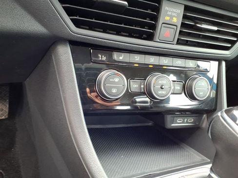 Used 2024 Hyundai Elantra SEL image 15