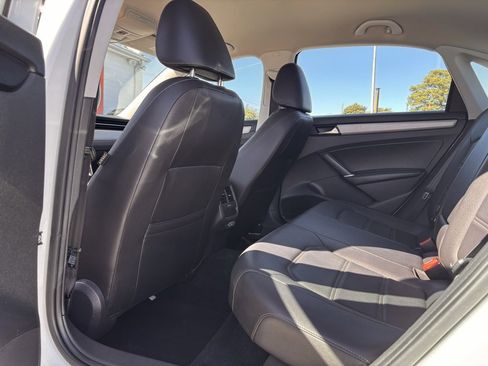 Used 2020 Volkswagen Passat 2.0T SE image 20