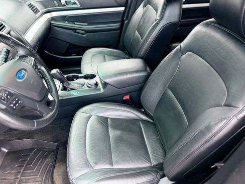 Used 2016 Ford Explorer XLT w/ Equipment Group 202A AWD/4WD image 15