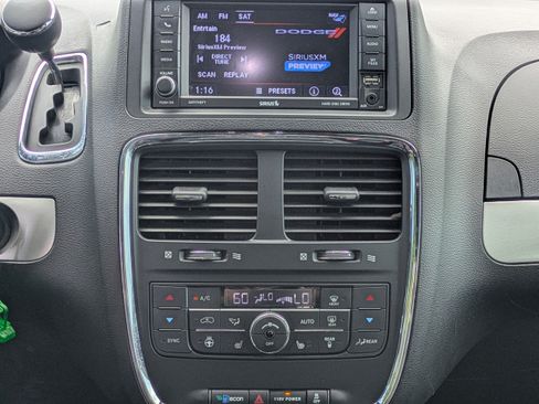 Used 2019 Dodge Grand Caravan GT FWD image 16