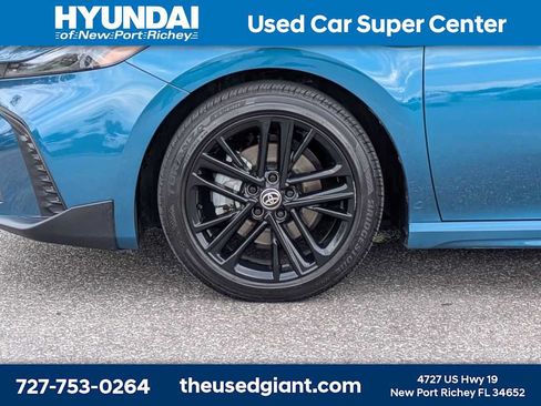 Used 2025 Toyota Camry SE FWD image 10