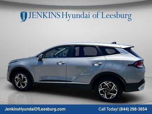 Used 2023 Kia Sportage LX FWD image 8