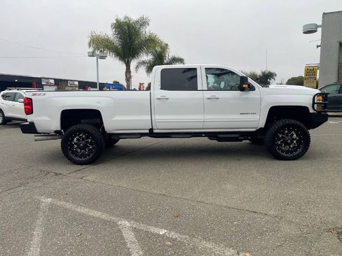 Used 2017 Chevrolet Silverado 2500 LT w/ Z71 Package, Off-Road AWD/4WD image 8