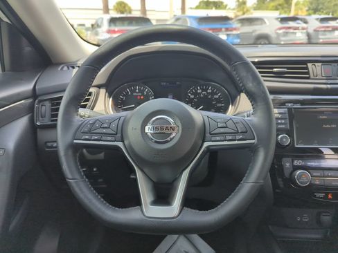 Used 2018 Nissan Rogue SV FWD image 26