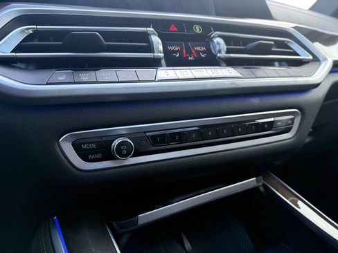 Used 2022 BMW X5 xDrive40i w/ M Sport Package image 24
