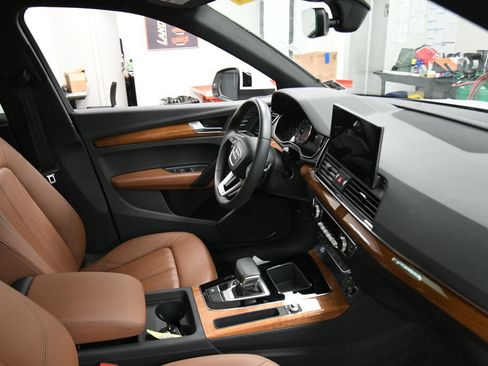 Used 2023 Audi Q5 2.0T Premium w/ Convenience Package AWD/4WD image 30