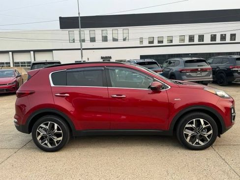 Used 2022 Kia Sportage EX AWD/4WD image 7