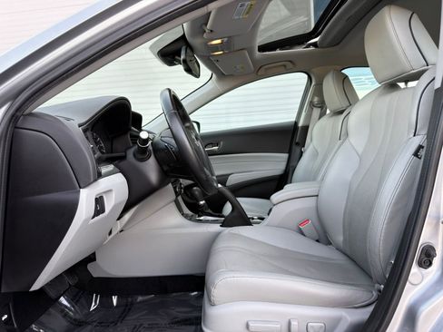 Used 2019 Acura ILX FWD image 16