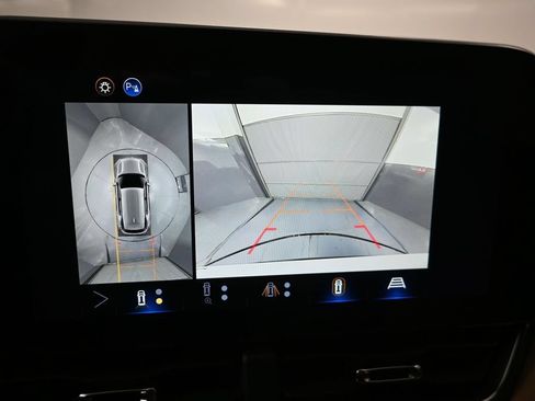Used 2025 Chevrolet Equinox ACTIV w/ Safety and Technology Package FWD image 19