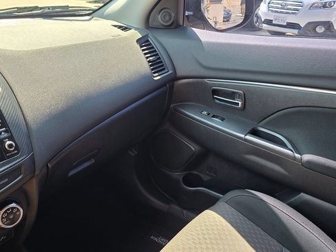 Used 2017 Mitsubishi Outlander Sport SE FWD image 32