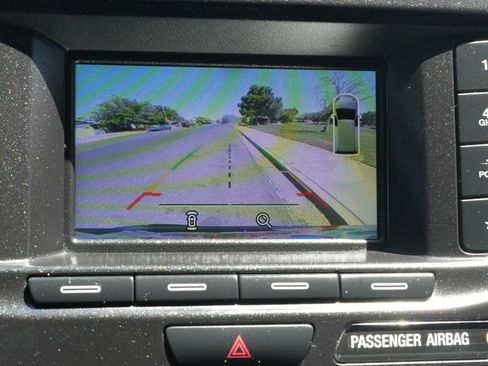 Used 2018 Ford Explorer XLT FWD image 23