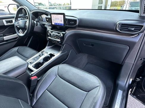 Used 2021 Ford Explorer Limited w/ Equipment Group 301A AWD/4WD image 14