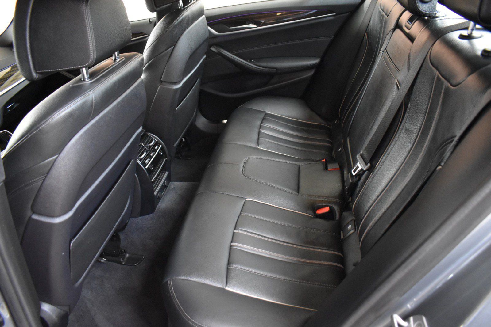 Used 2019 BMW 530e xDrive w/ Convenience Package AWD/4WD image 26