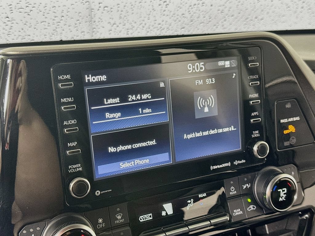 Used 2022 Toyota Highlander XLE AWD/4WD image 28
