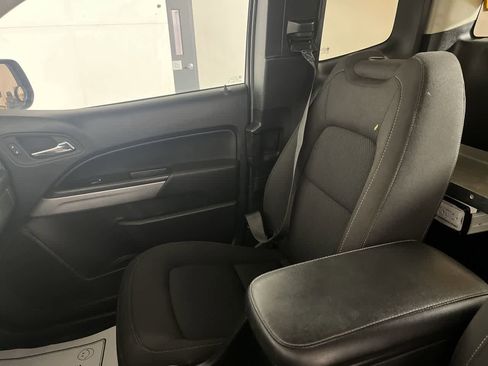 Used 2022 Chevrolet Colorado LT w/ Fleet Safety Package image 25