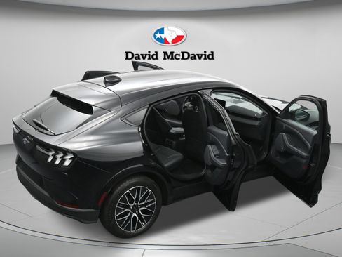 Used 2025 Ford Mustang Mach-E Premium AWD/4WD image 48