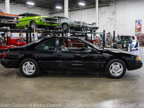 Used 1996 Ford Thunderbird LX RWD image 8