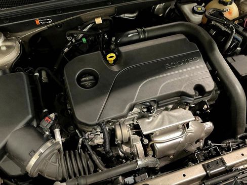 Used 2022 Chevrolet Malibu LT FWD image 29