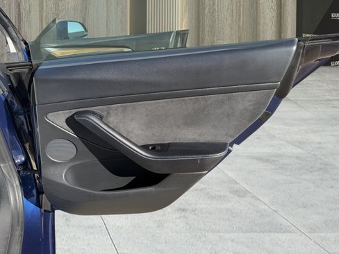 Used 2022 Tesla Model 3 Standard Range image 64