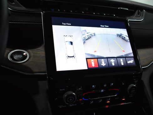 Used 2022 Jeep Grand Cherokee Summit w/ Luxury Tech Group V image 22