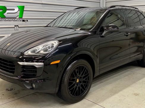 Used 2017 Porsche Cayenne Platinum Edition AWD/4WD image 1