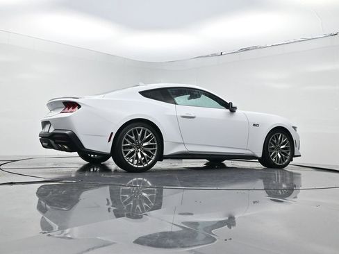 Used 2025 Ford Mustang GT Premium image 19