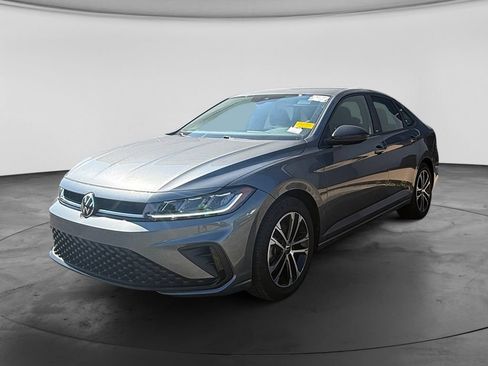 Used 2025 Volkswagen Jetta Sport FWD image 4