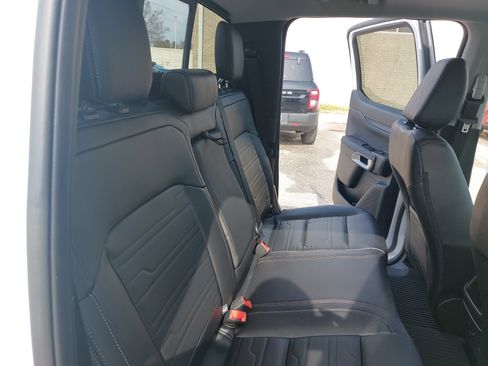 Used 2025 Ford Ranger Lariat w/ FX4 Off-Road Package AWD/4WD image 11