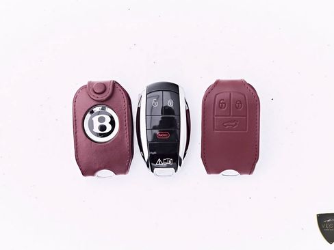 Used 2024 Bentley Bentayga AWD/4WD image 90