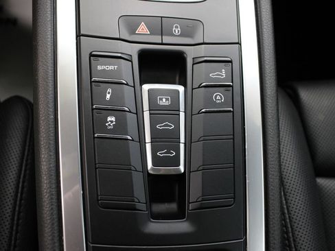 Certified 2018 Porsche 911 Carrera S RWD image 35