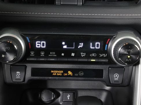 Used 2020 Toyota RAV4 XLE w/ Convenience Package image 19