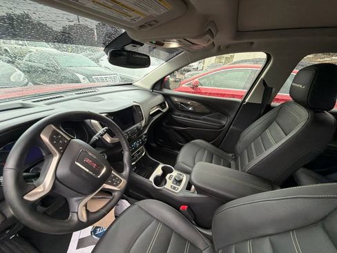 Used 2023 GMC Terrain Denali w/ Denali Premium Package AWD/4WD image 10