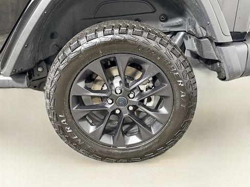 Used 2025 Jeep Wrangler Unlimited Sahara image 30